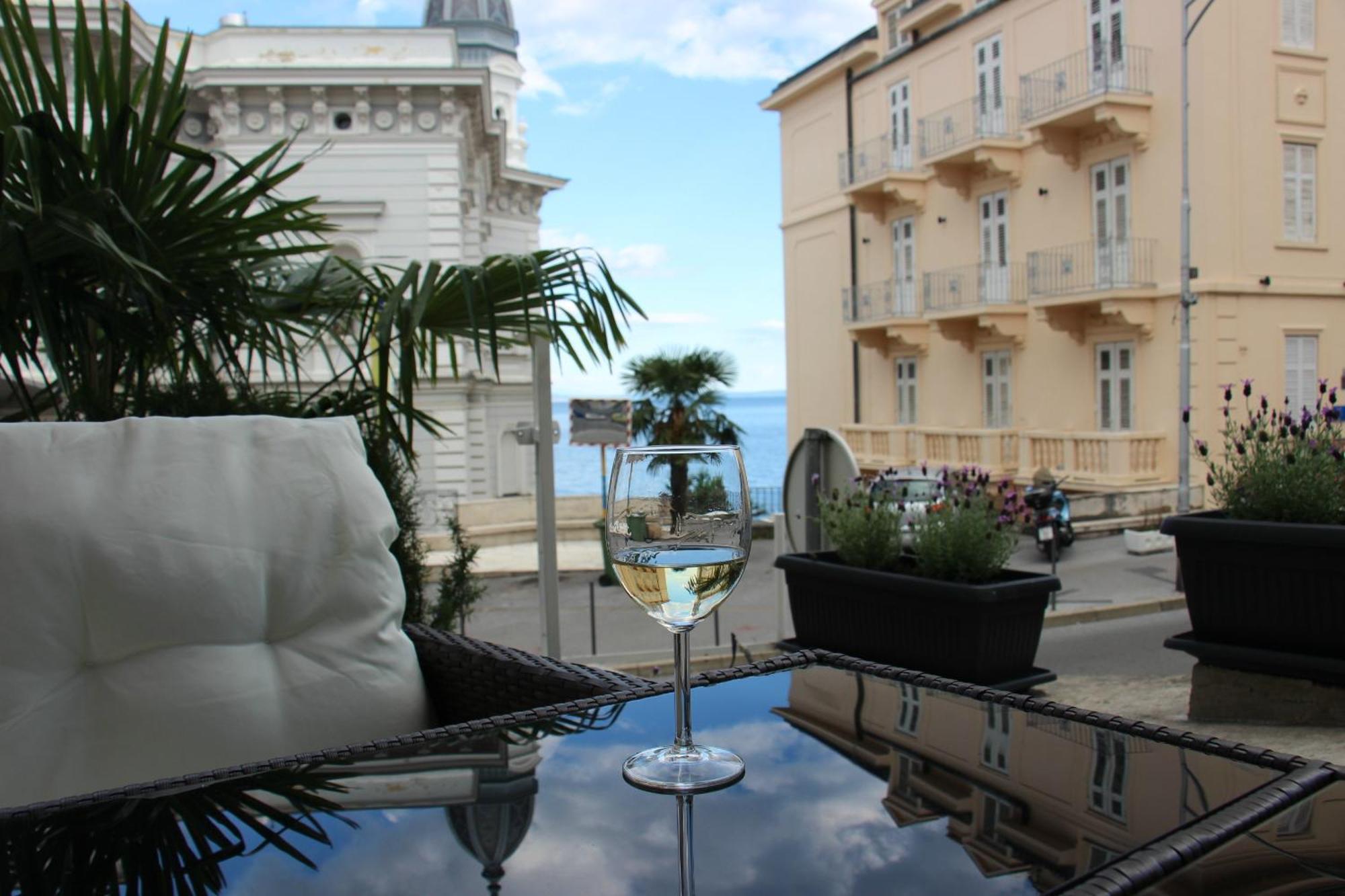 Superior Seaview *